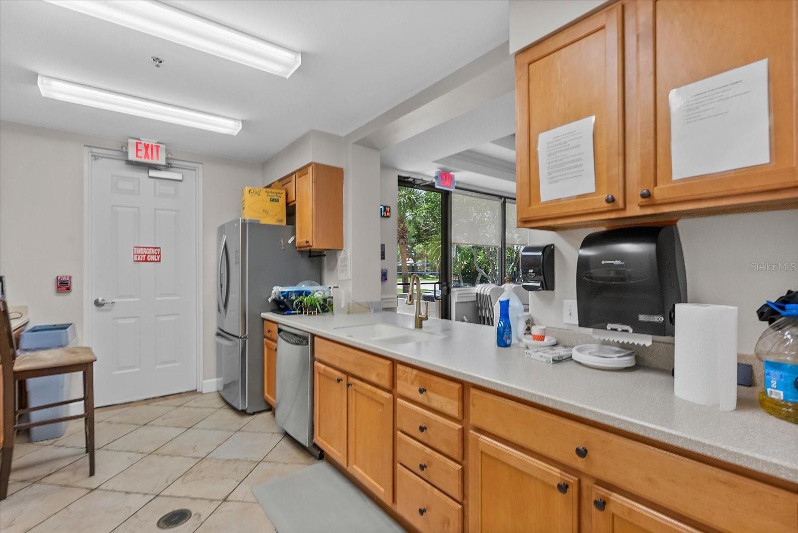 9013 KINGSBURY PL — photo 75