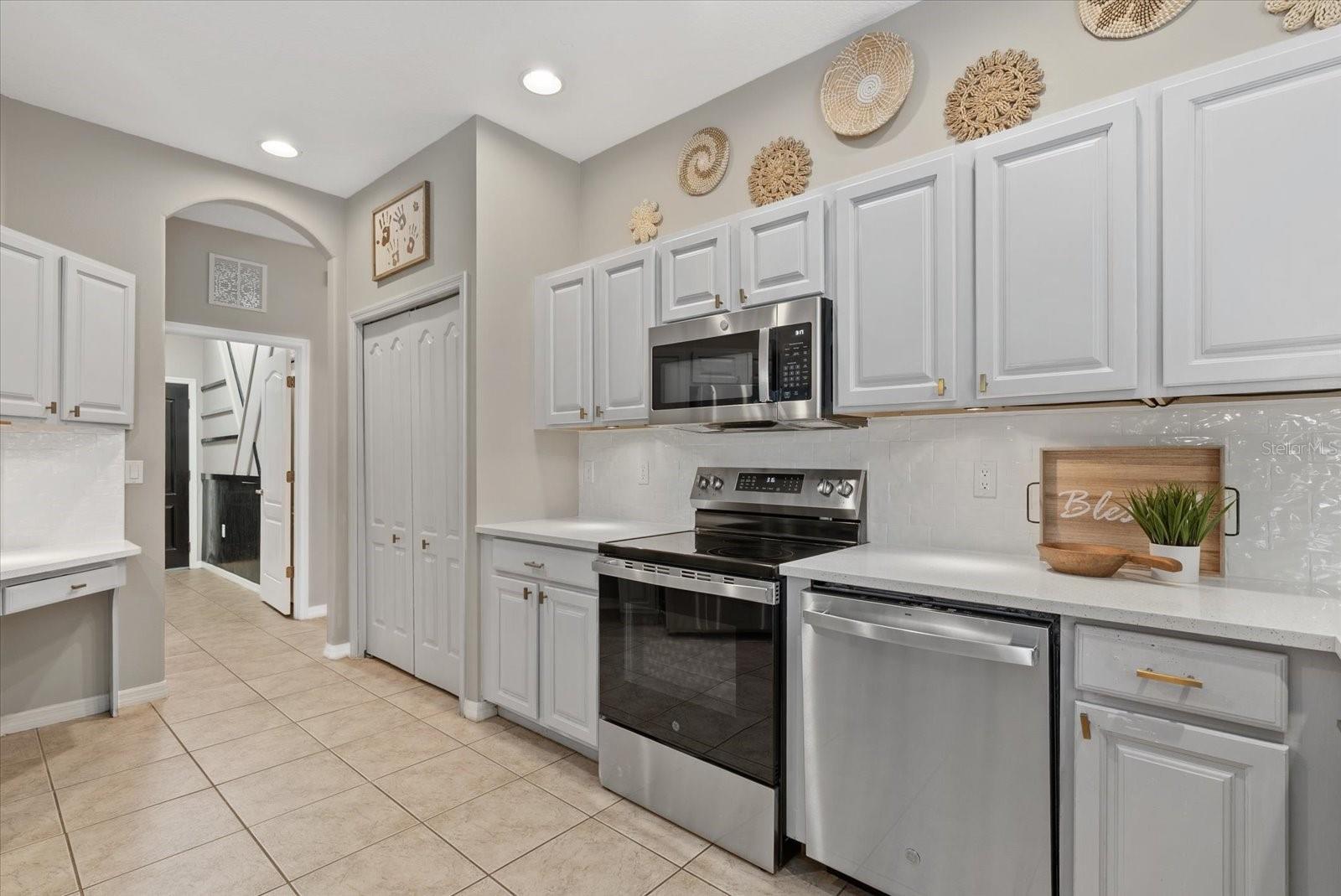 9013 KINGSBURY PL — photo 12