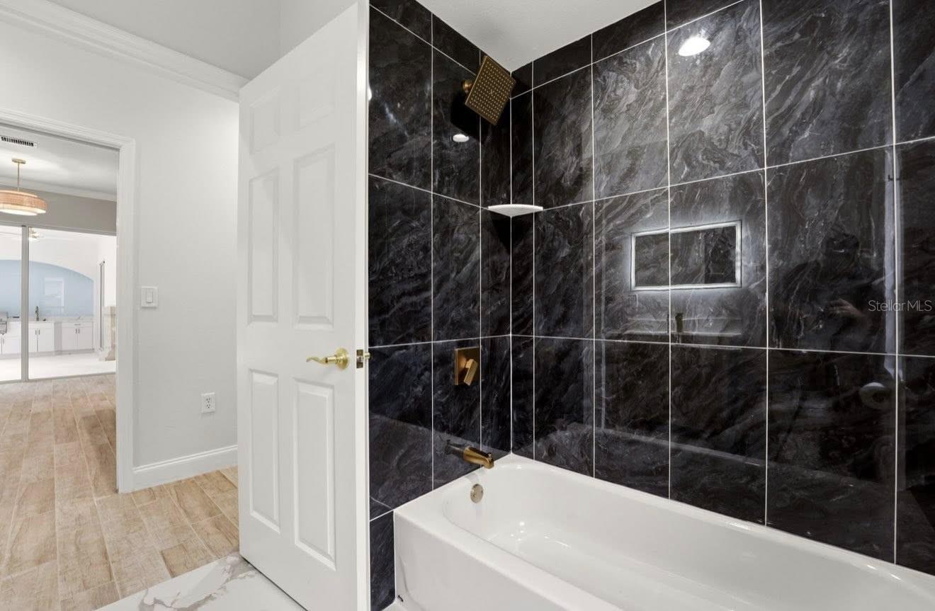 507 CHEVAL DR — photo 17