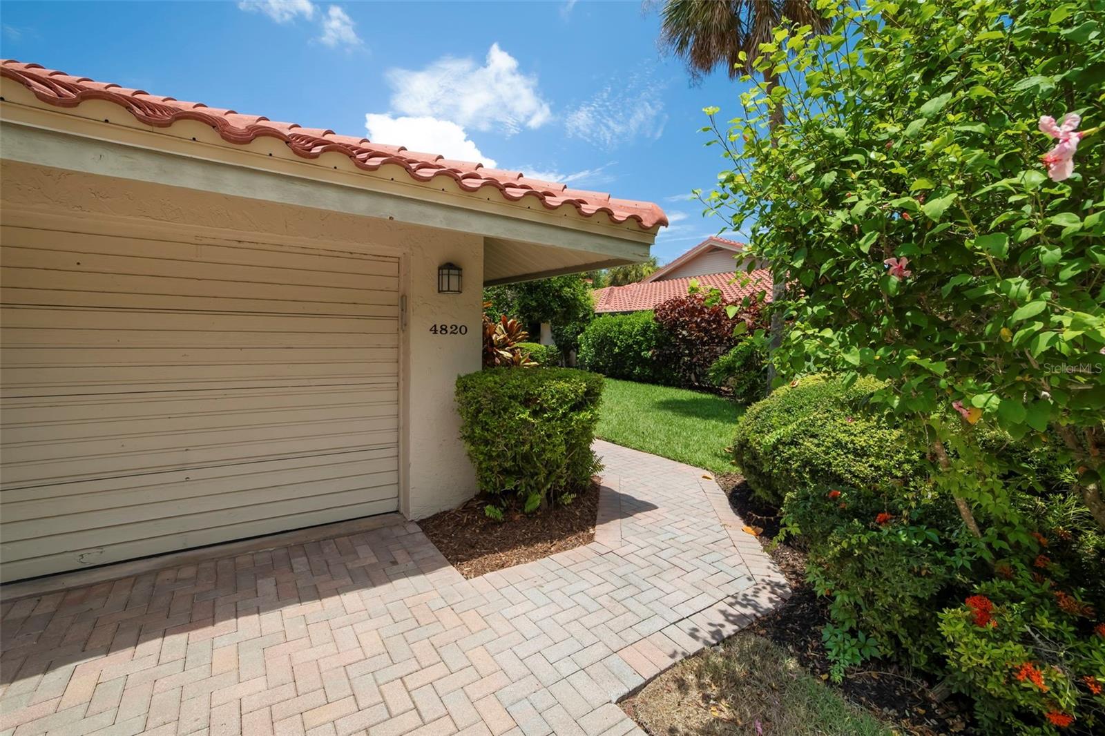 4820 KESTRAL PARK CIR #18 — photo 2
