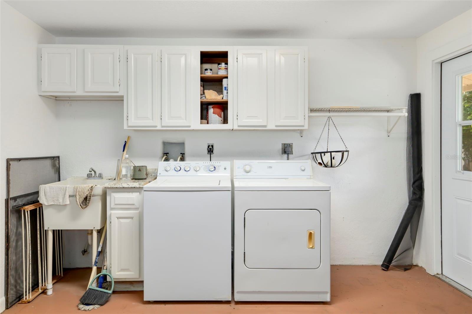 4820 KESTRAL PARK CIR #18 — photo 37