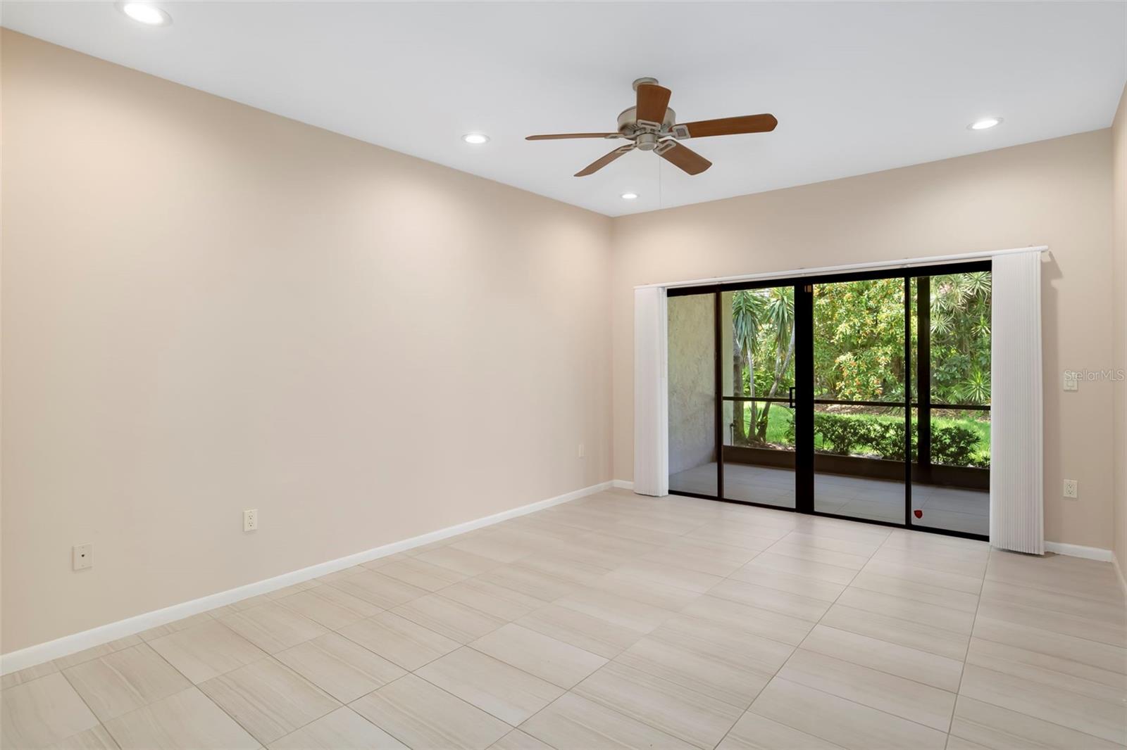 4820 KESTRAL PARK CIR #18 — photo 27