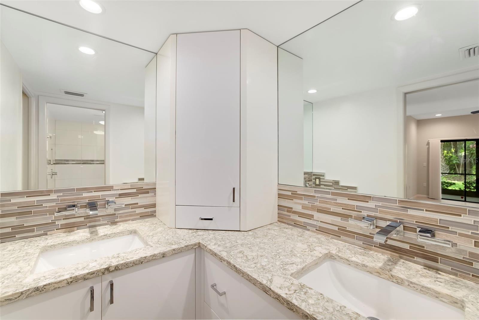 4820 KESTRAL PARK CIR #18 — photo 35