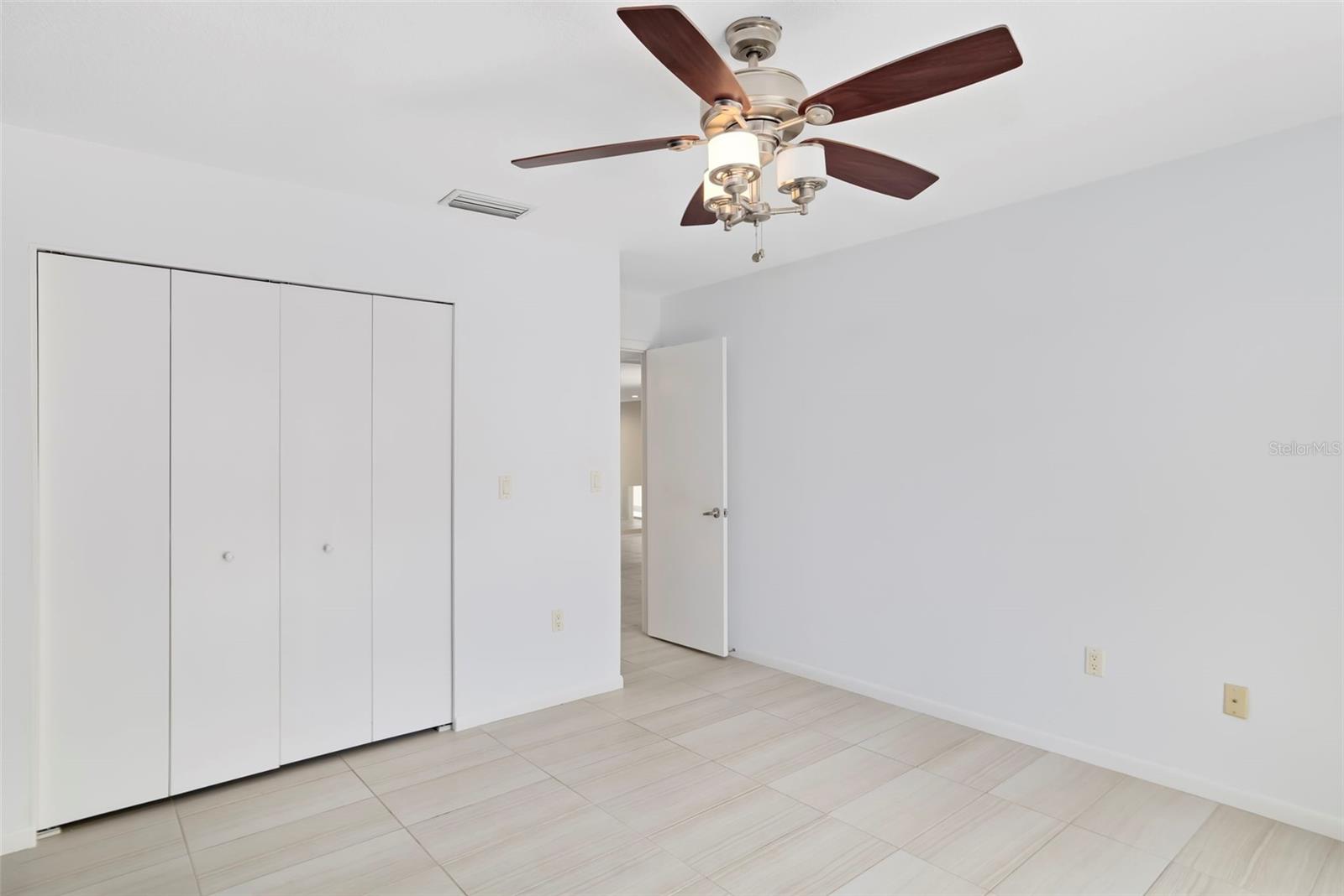 4820 KESTRAL PARK CIR #18 — photo 25