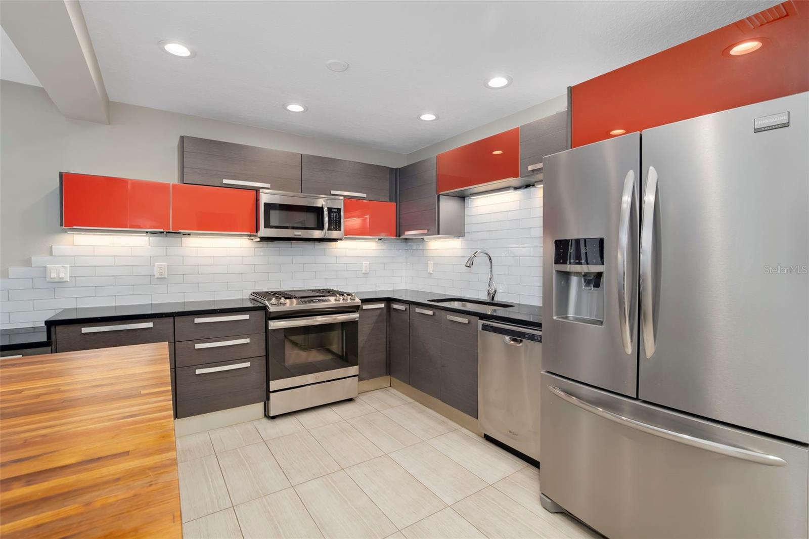 4820 KESTRAL PARK CIR #18 — photo 9