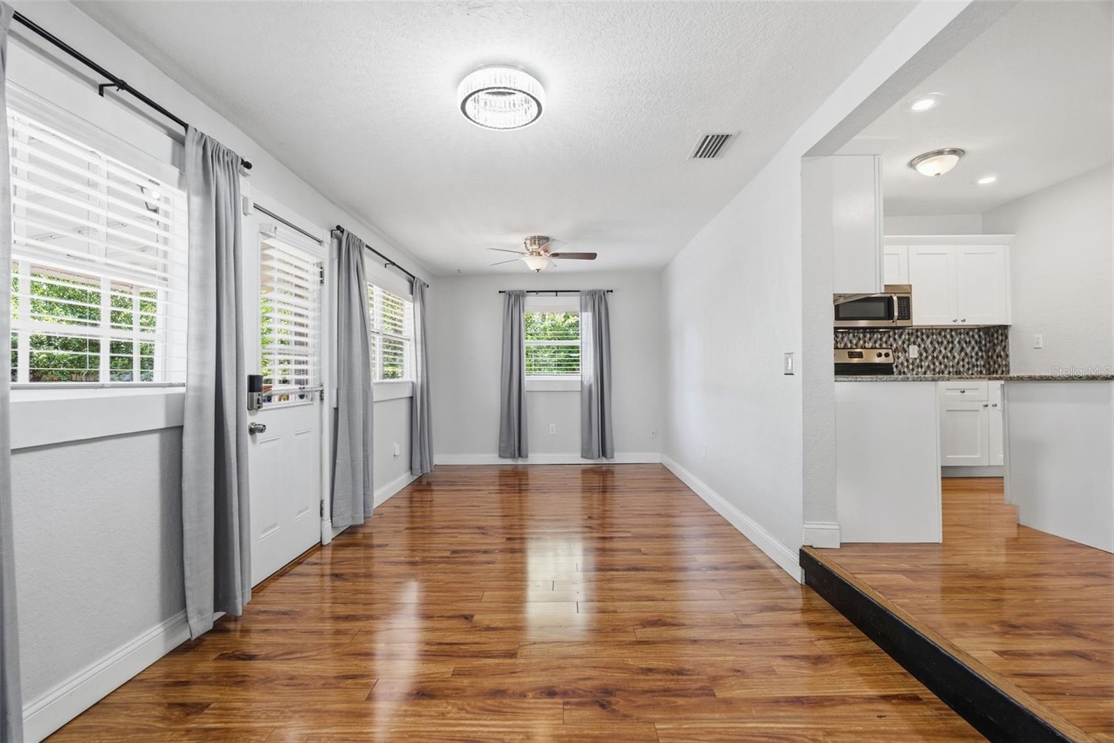 3017 N WOODROW AVE — photo 16