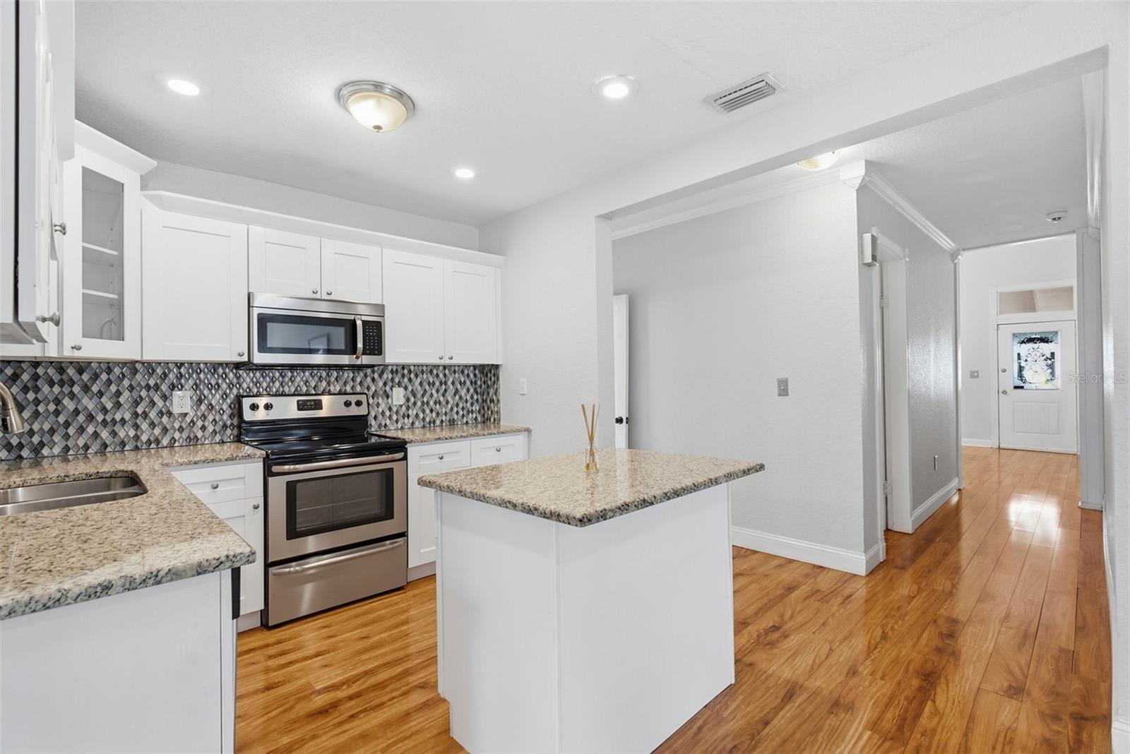 3017 N WOODROW AVE — photo 14
