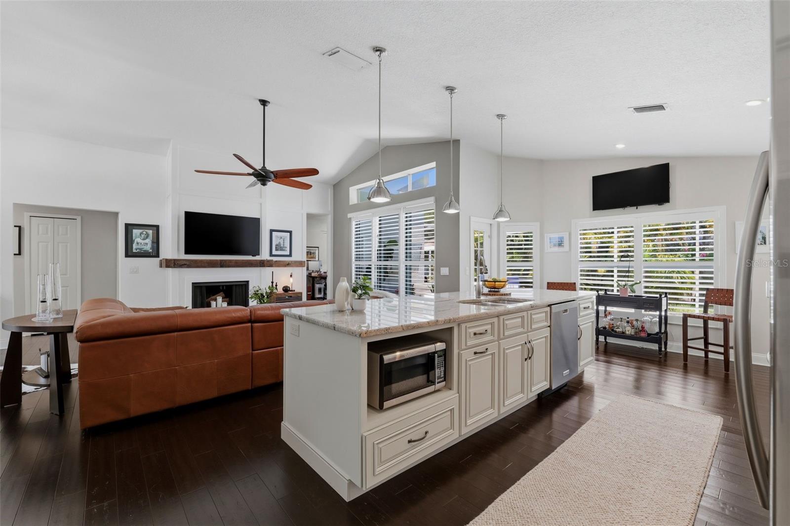 631 DE SOTO DR — photo 8