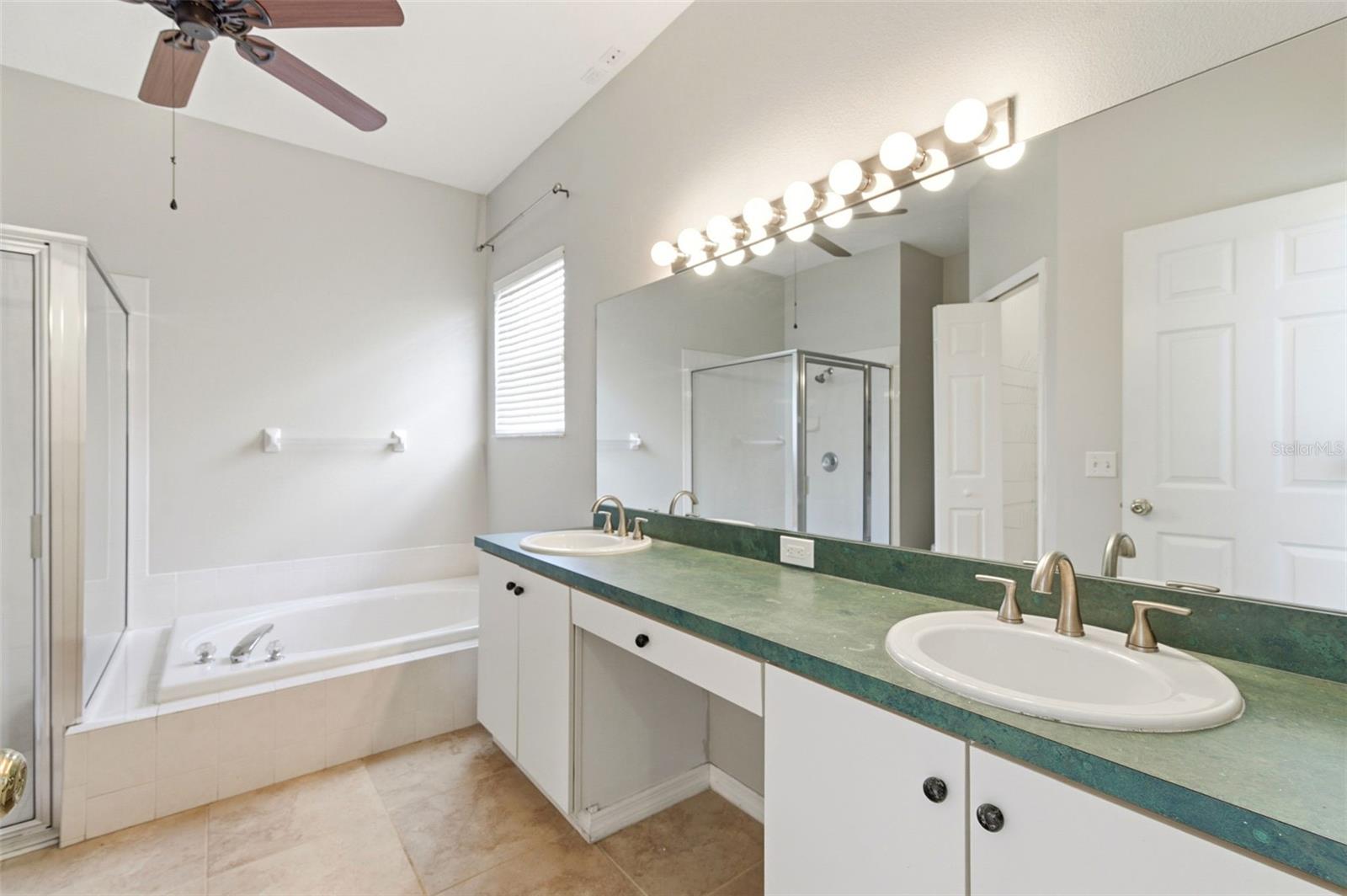 1623 CROSSVINE CT — photo 25