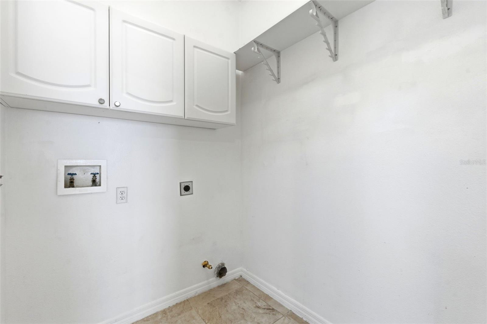 1623 CROSSVINE CT — photo 39