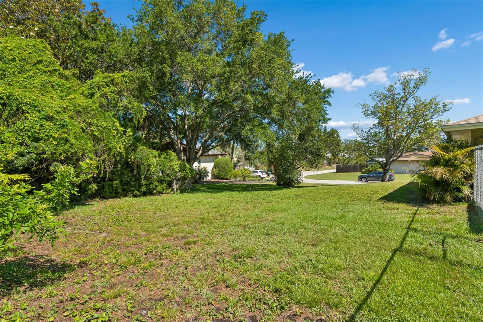 1251 HOLIDAY DRIVE — photo 40