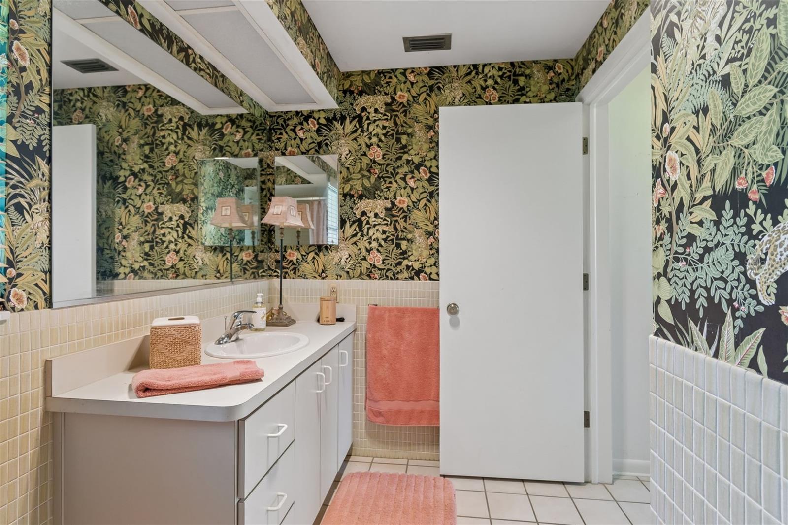 1251 HOLIDAY DRIVE — photo 31