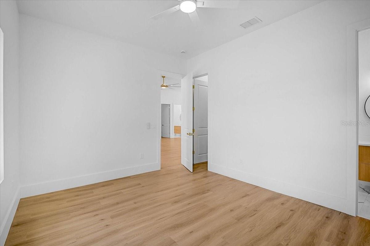 4443 WINDSONG AVE — photo 29