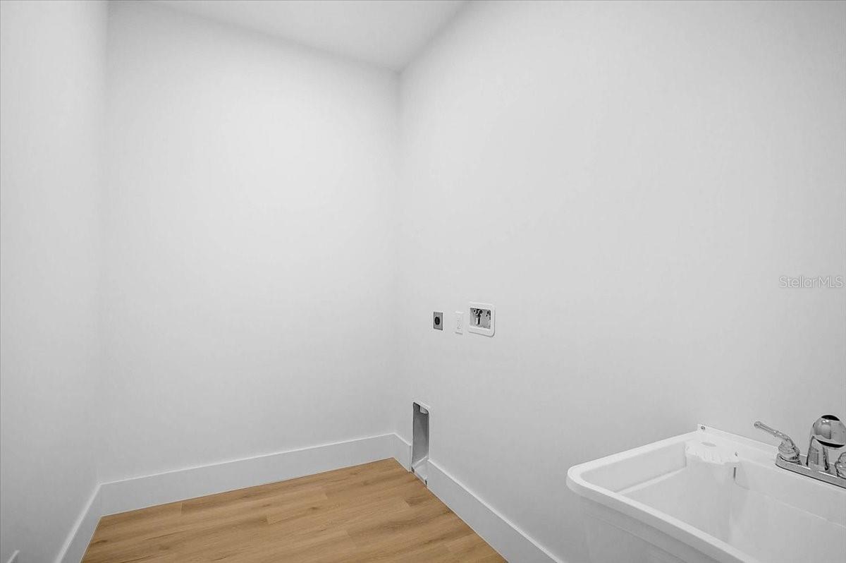 4443 WINDSONG AVE — photo 26