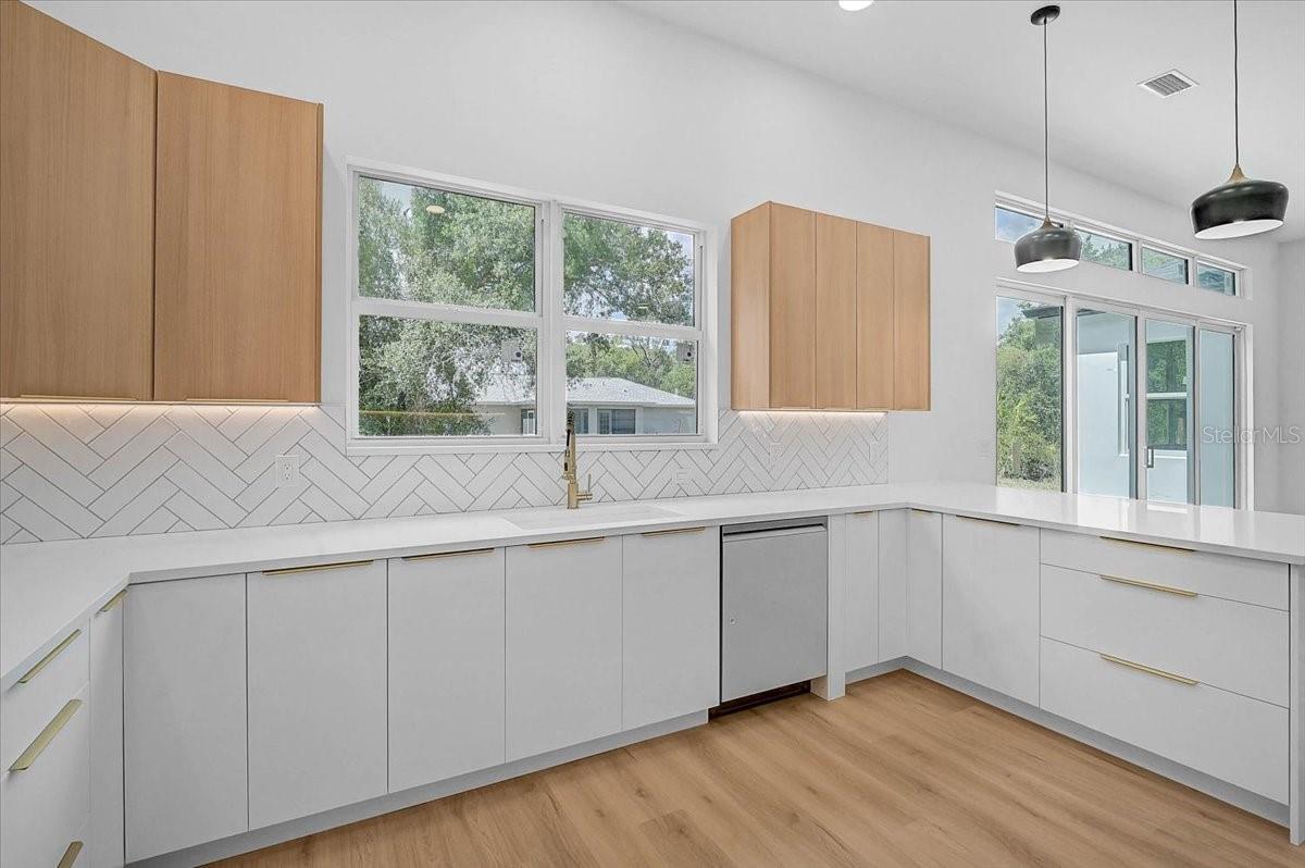 4443 WINDSONG AVE — photo 5