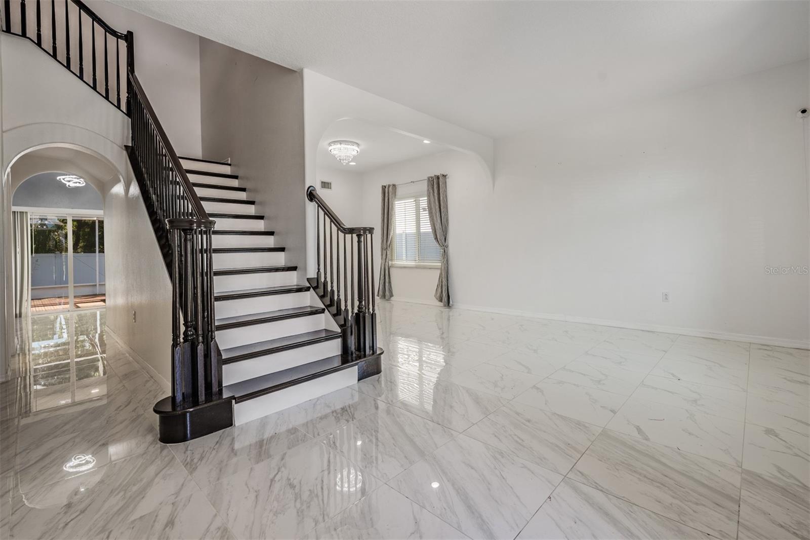 380 ROSALIND LN — photo 19