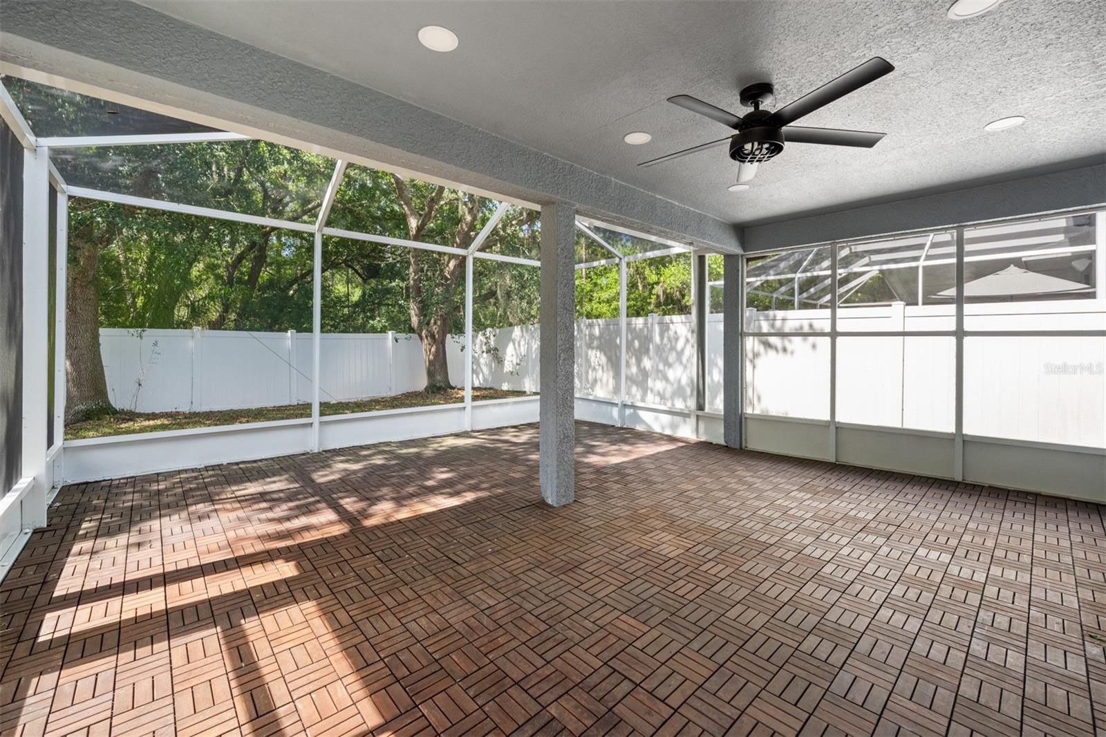 380 ROSALIND LN — photo 35