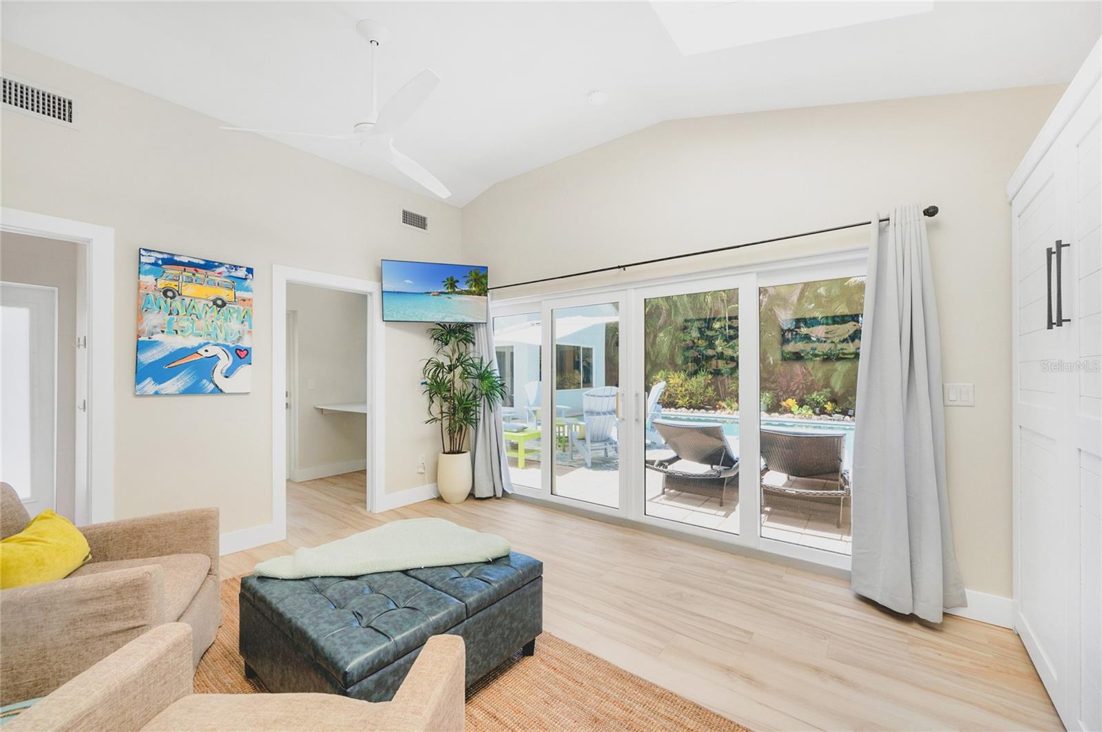 242 GLADIOLUS ST — photo 47