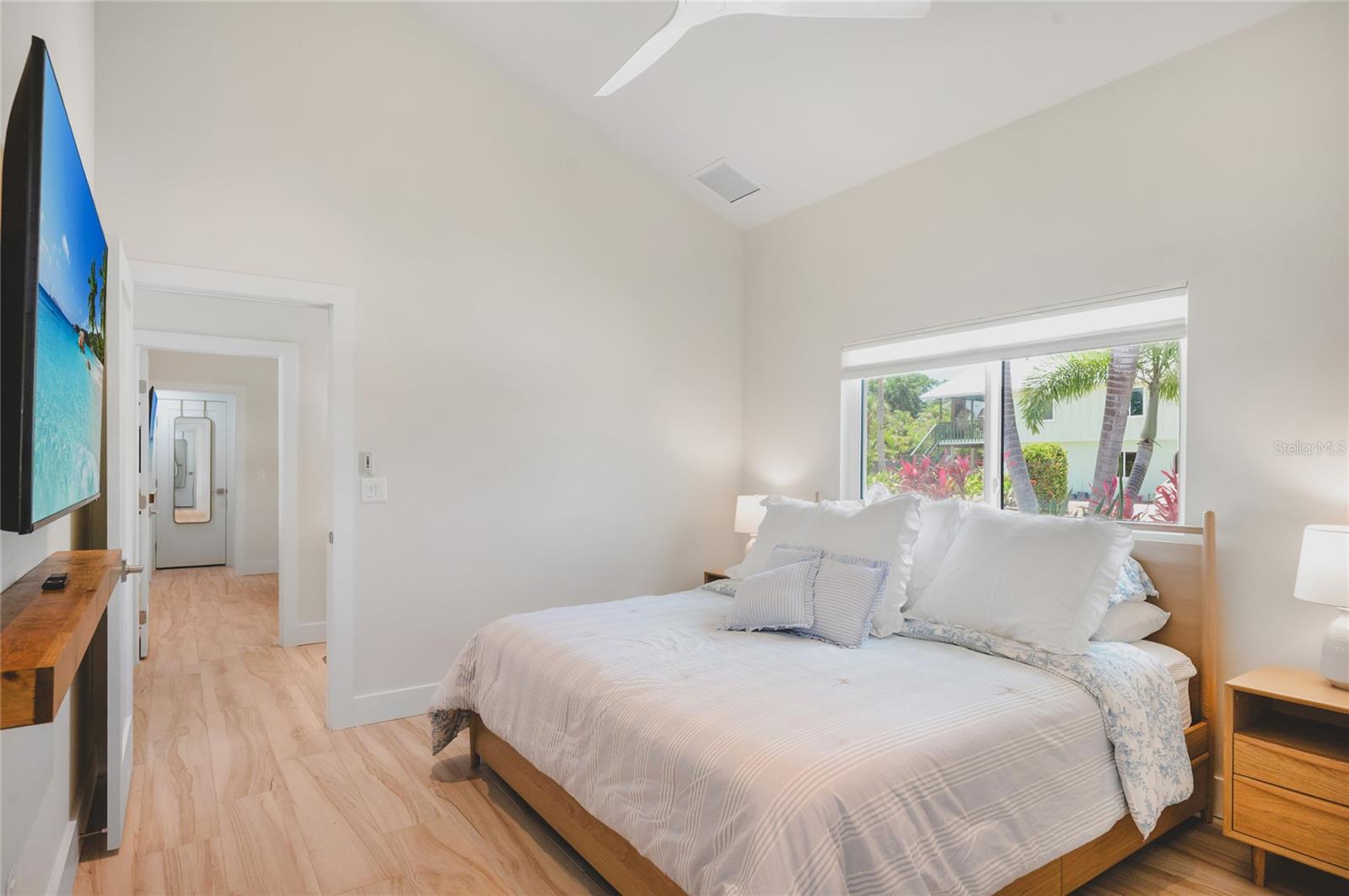 242 GLADIOLUS ST — photo 33
