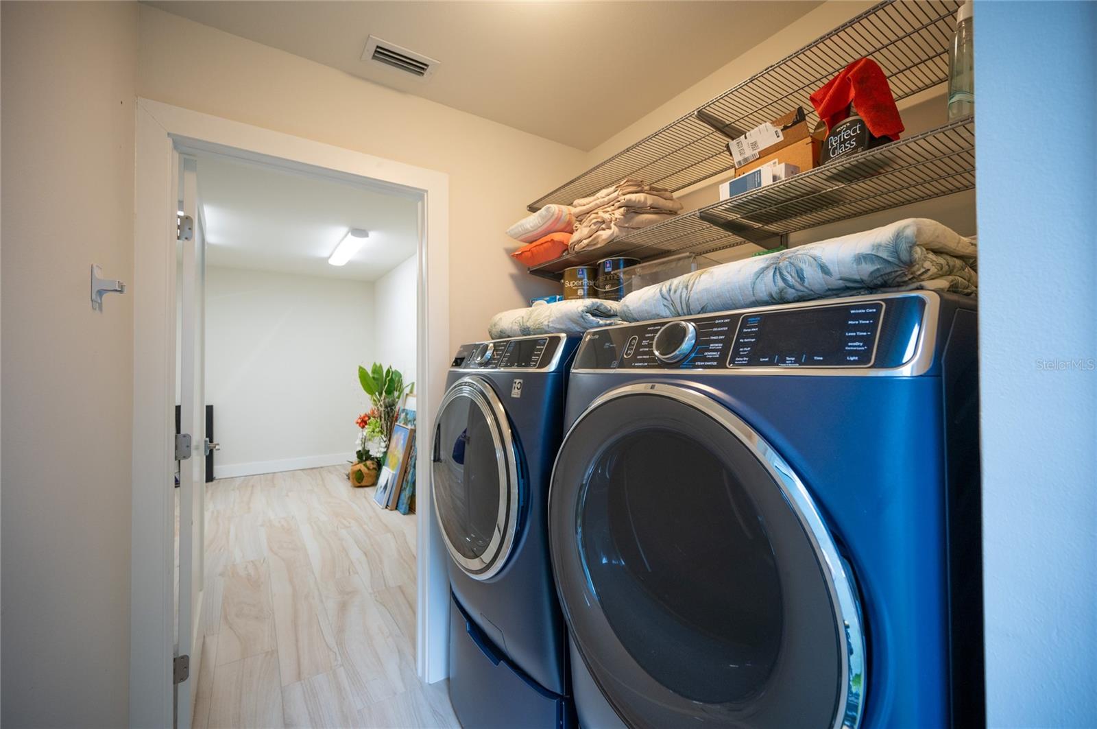 242 GLADIOLUS ST — photo 54