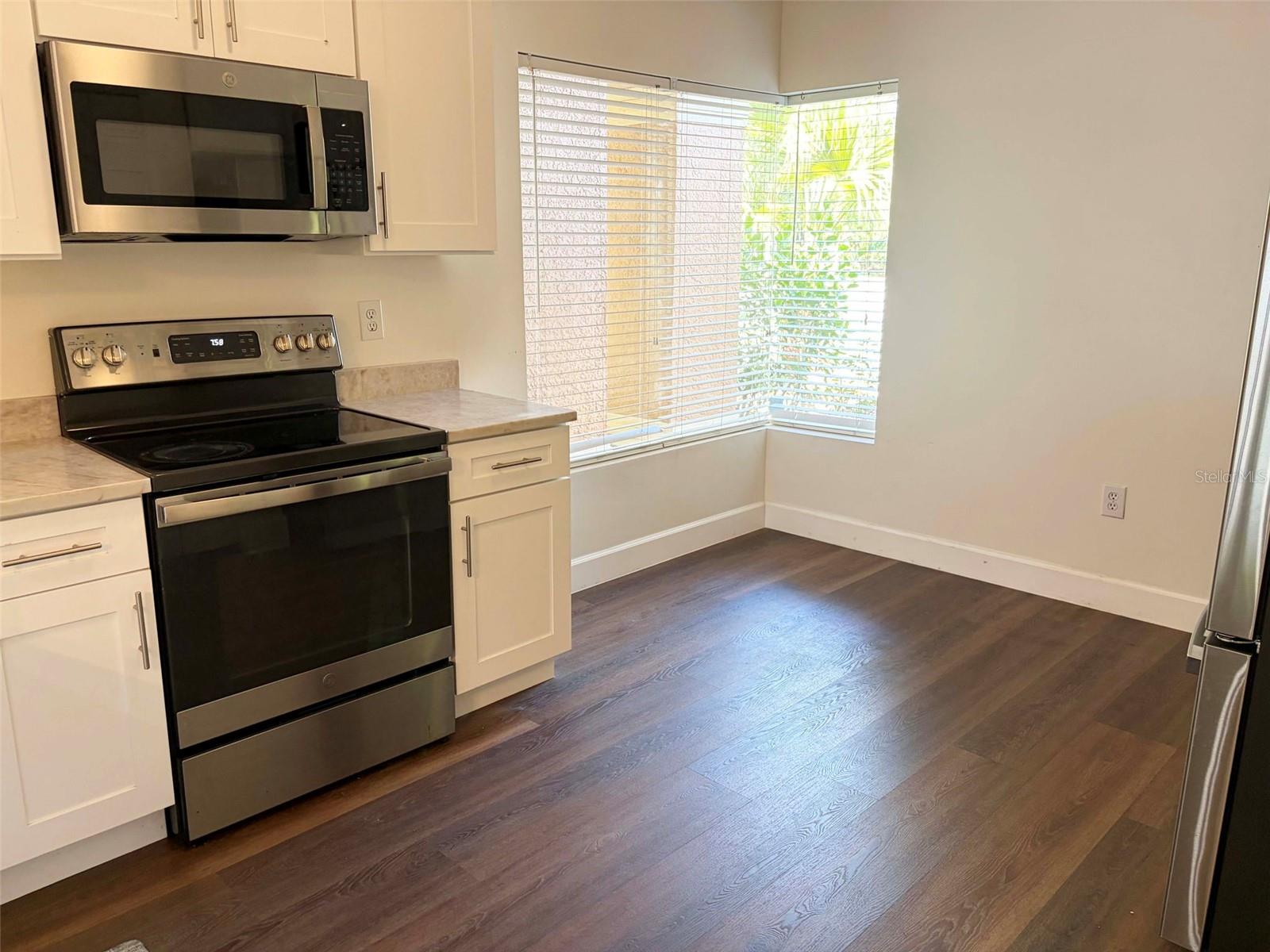 11516 WHISPERING HOLLOW DR — photo 17