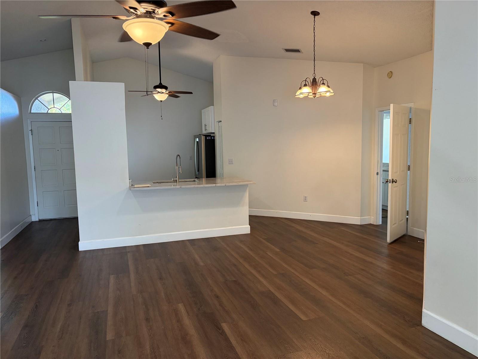 11516 WHISPERING HOLLOW DR — photo 7