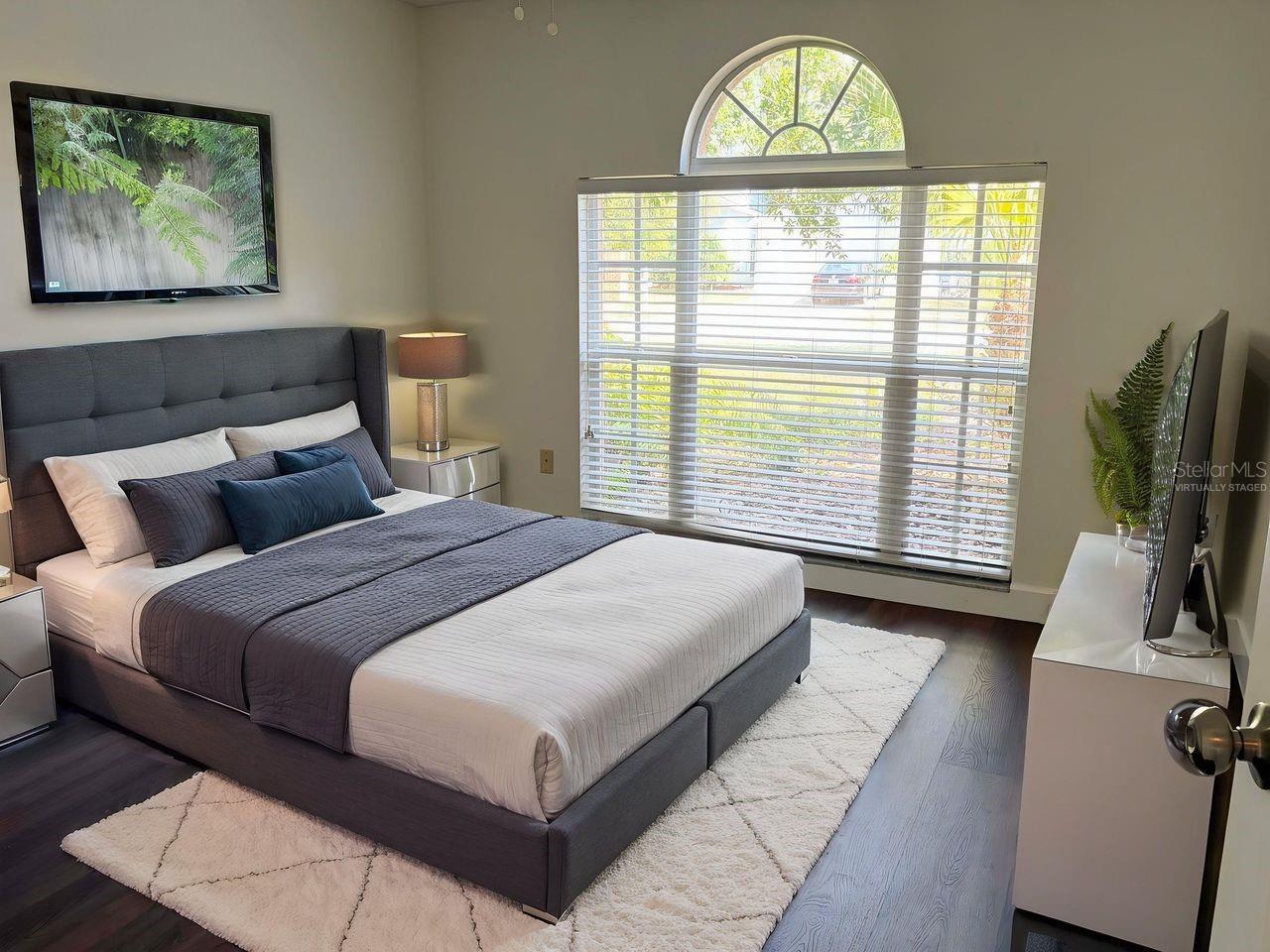 11516 WHISPERING HOLLOW DR — photo 2