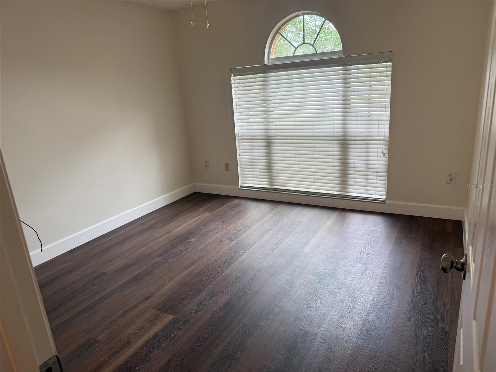 11516 WHISPERING HOLLOW DR — photo 3