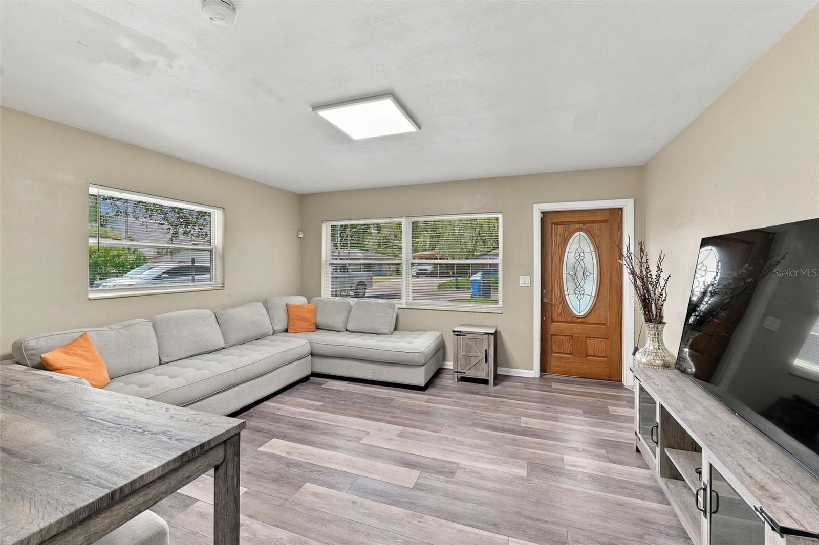 7815 PINE HILL DR — photo 2