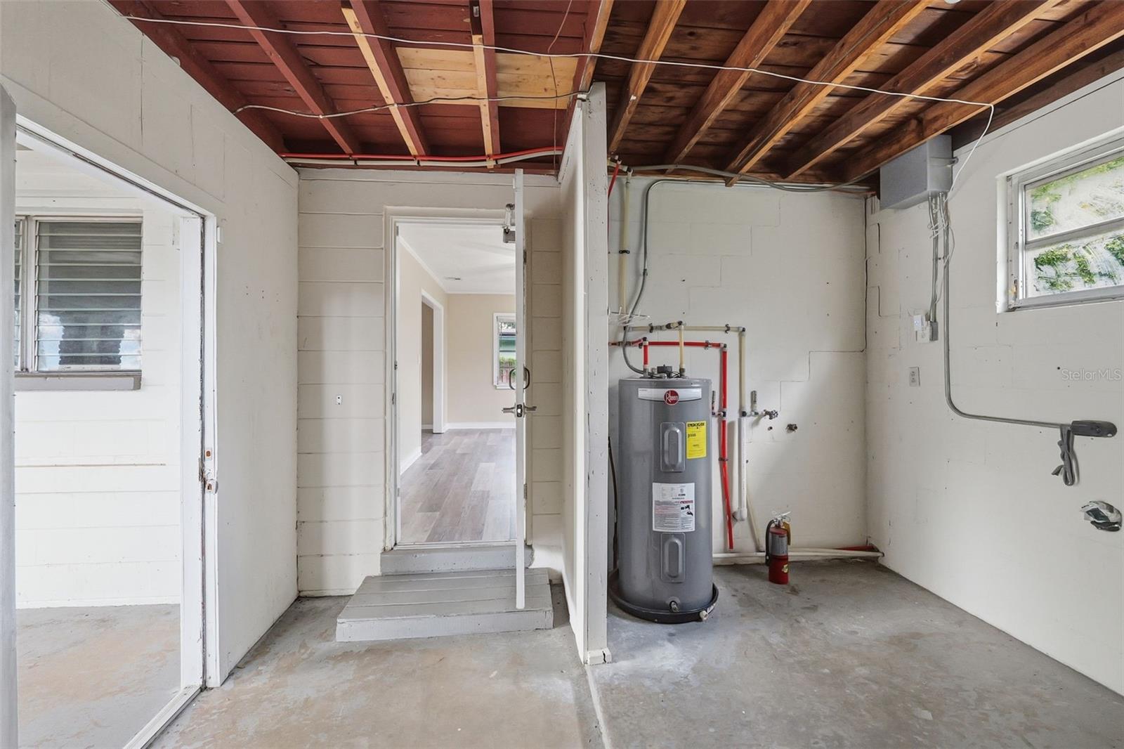 7815 PINE HILL DR — photo 17