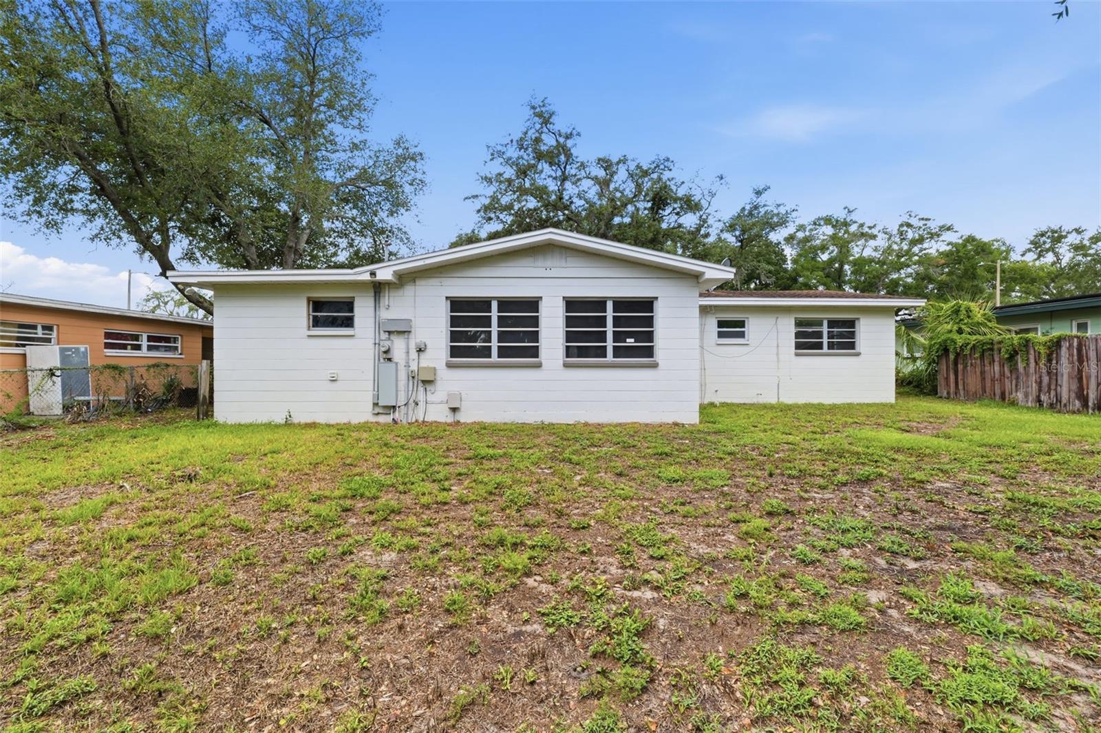 7815 PINE HILL DR — photo 11