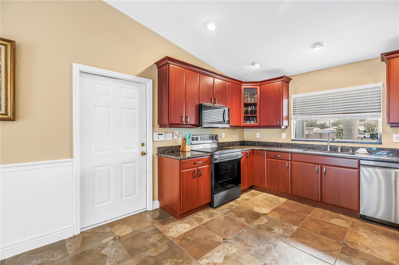 4911 PALMETTO POINT DR — photo 41