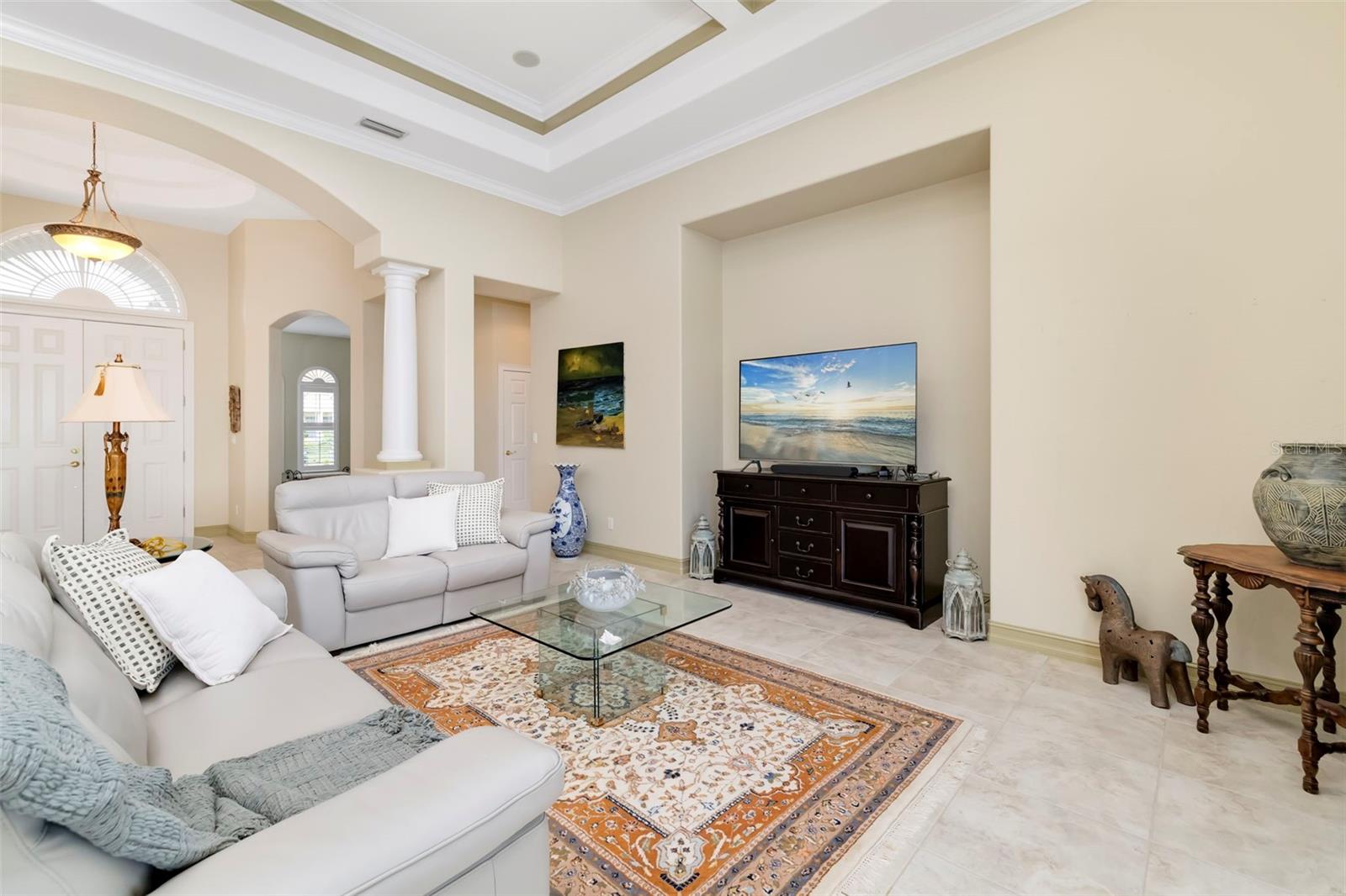 286 PESARO DR — photo 10