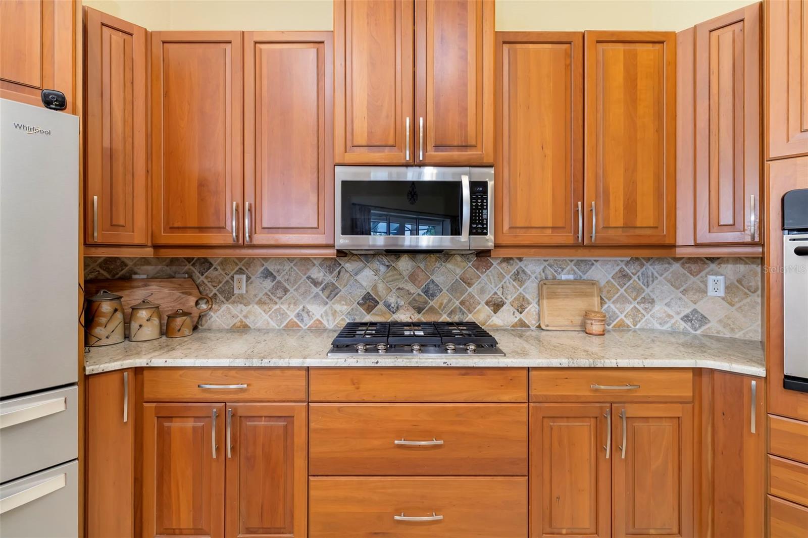 286 PESARO DR — photo 19