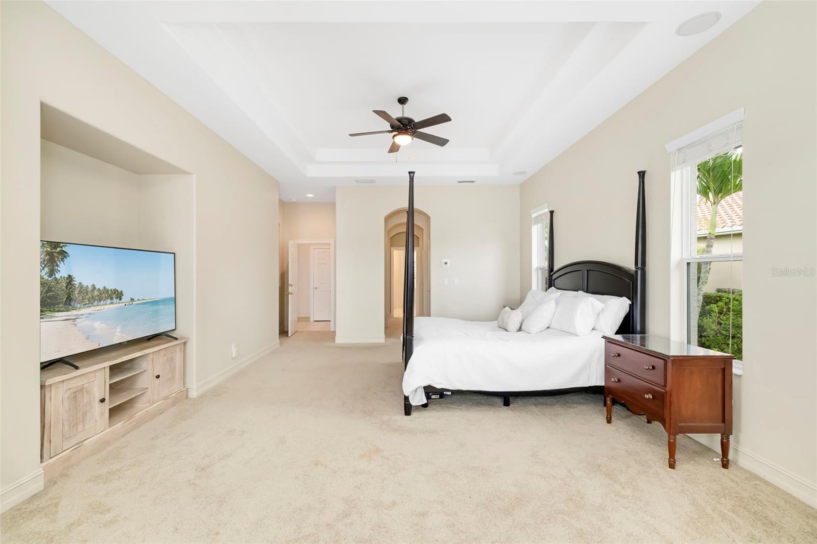 286 PESARO DR — photo 30
