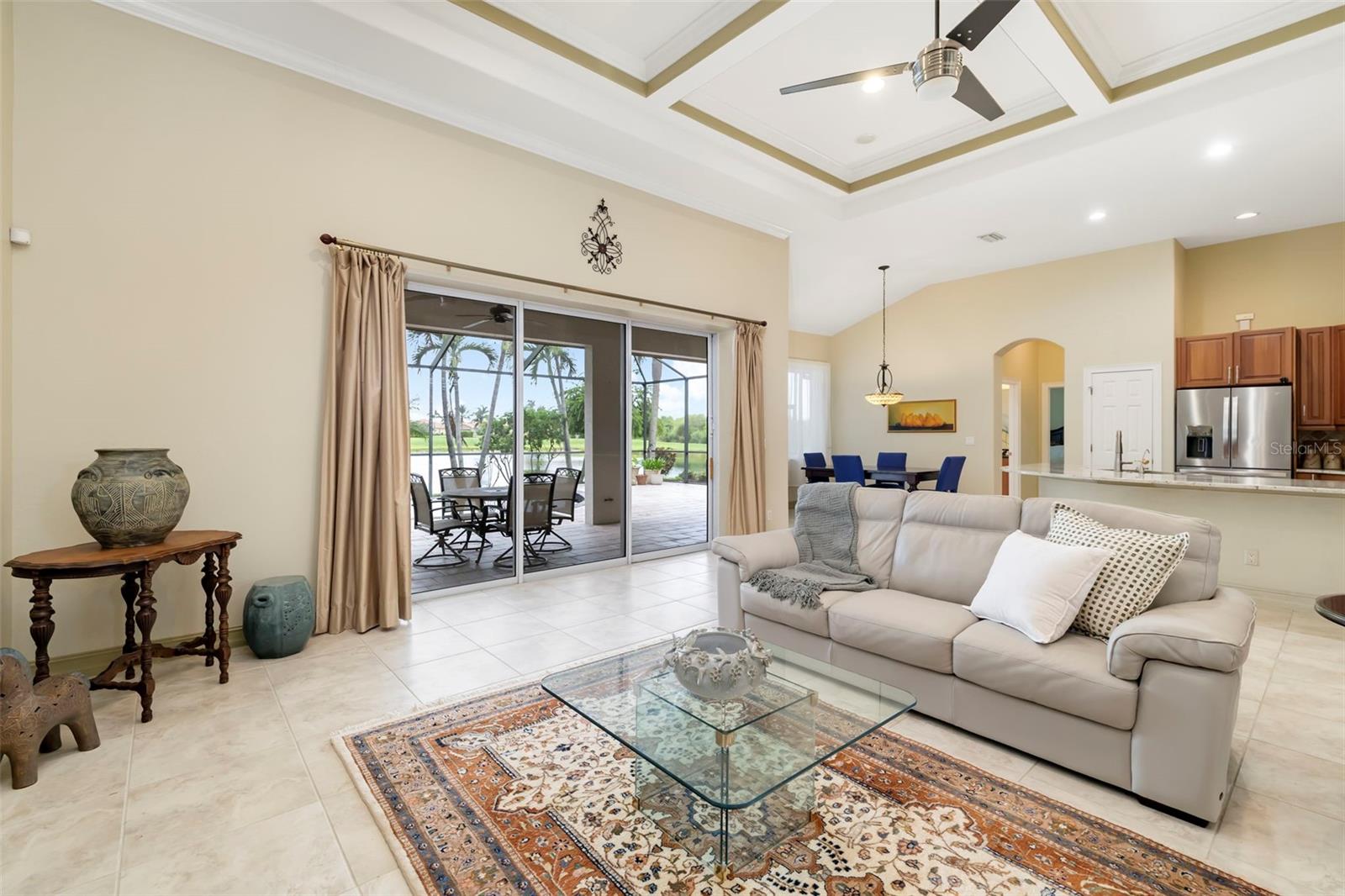 286 PESARO DR — photo 8