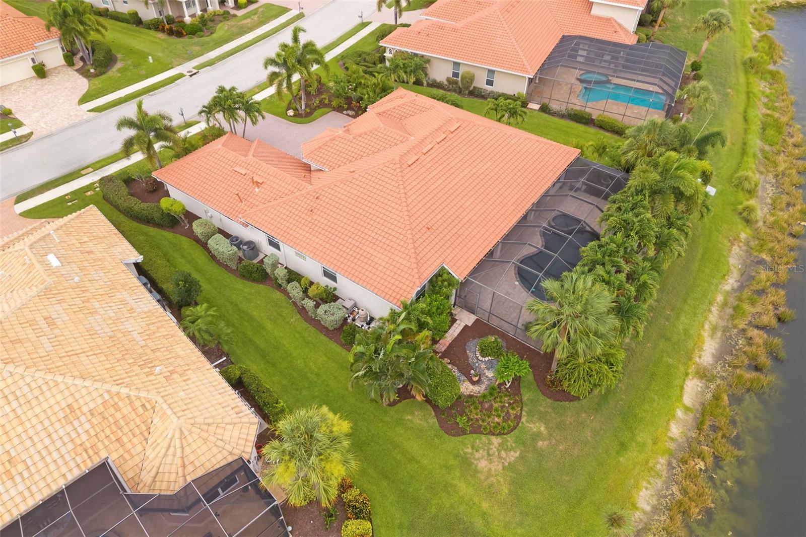 286 PESARO DR — photo 63