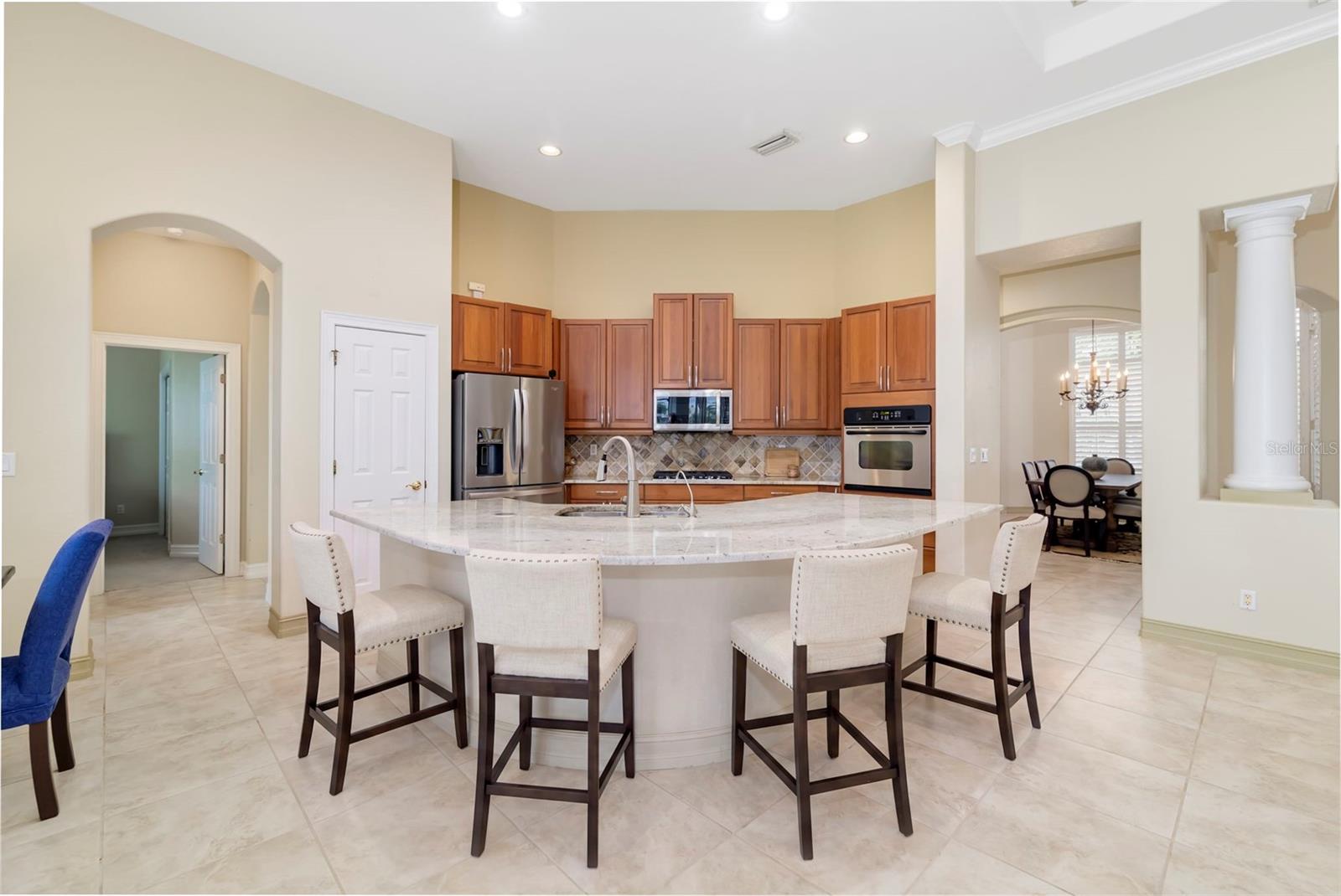 286 PESARO DR — photo 15