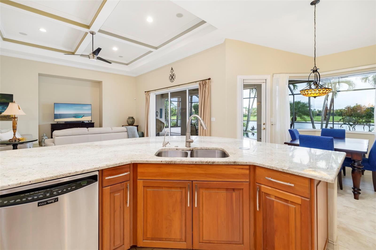 286 PESARO DR — photo 21