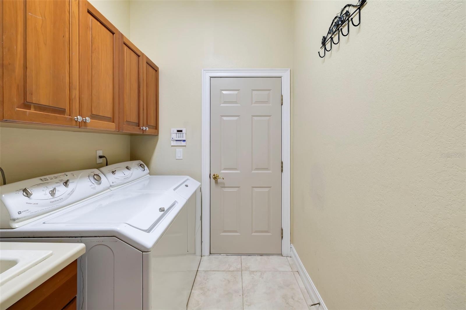 286 PESARO DR — photo 50
