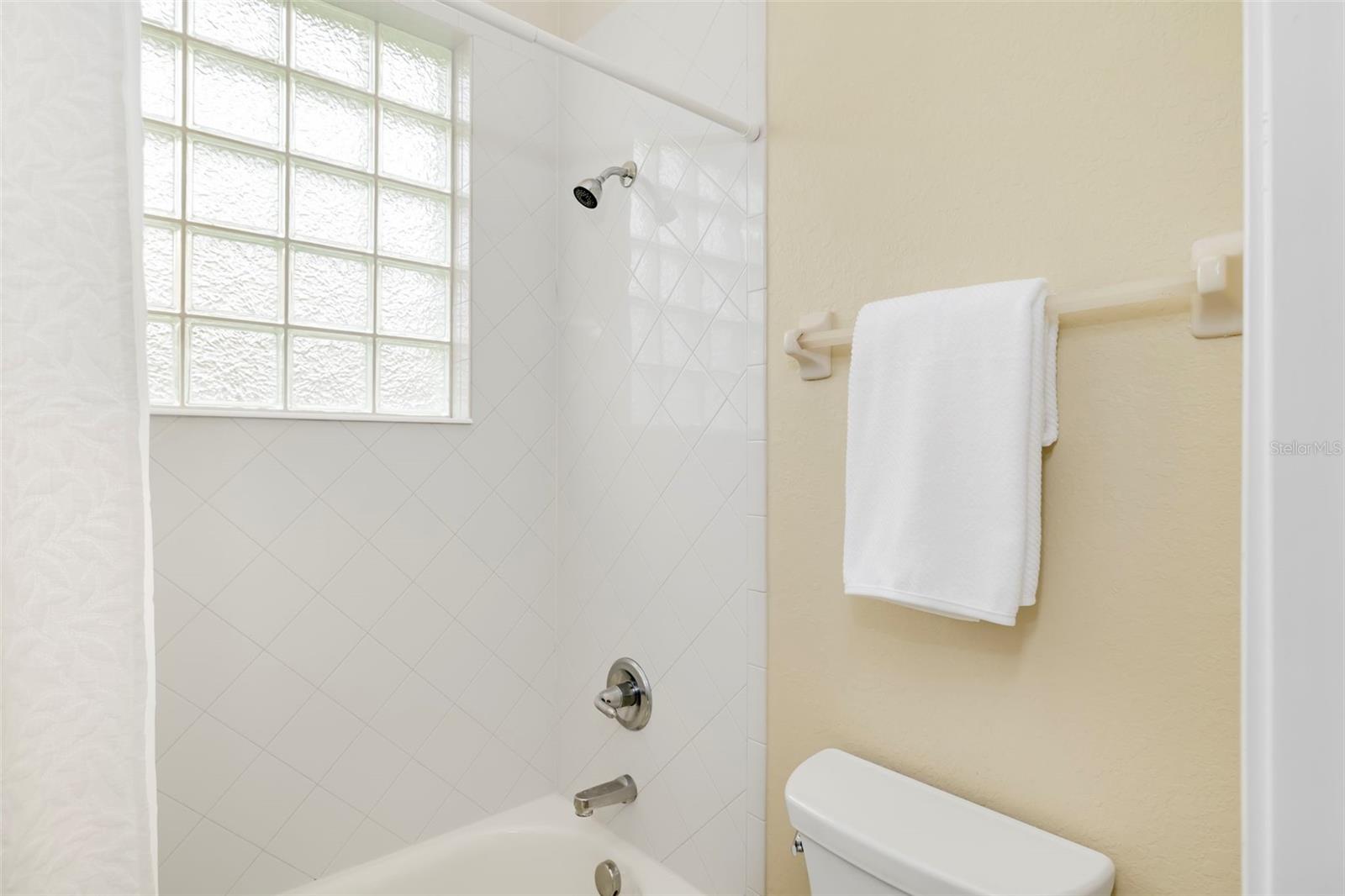286 PESARO DR — photo 43