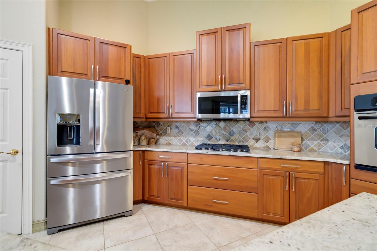 286 PESARO DR — photo 18