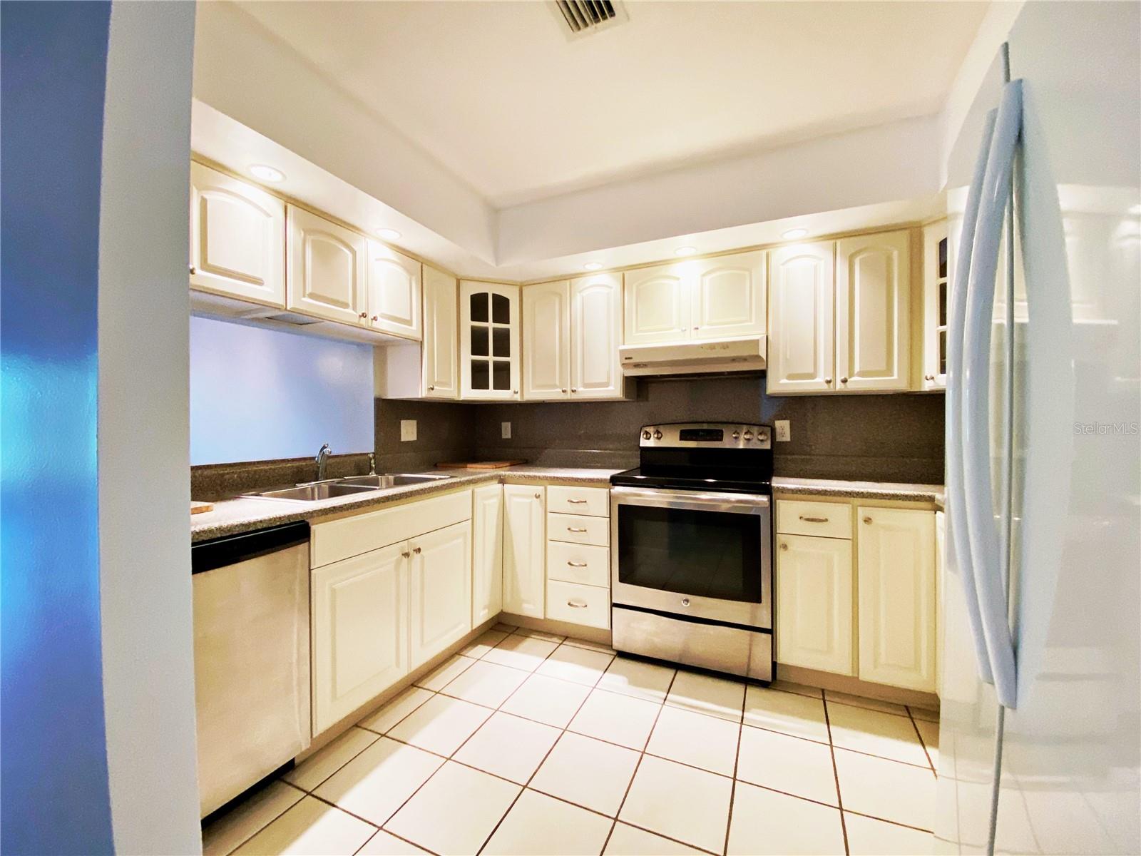 2700 NEBRASKA AVE #5-105 — photo 8