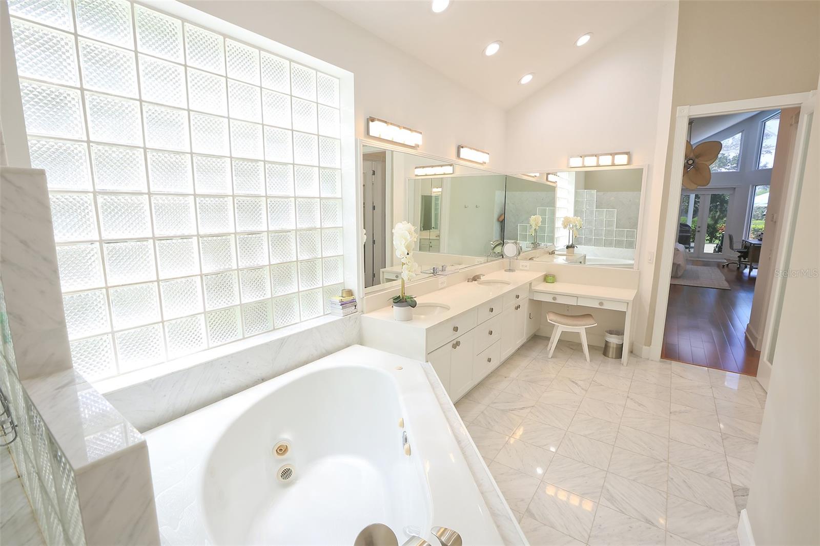 3527 FAIR OAKS LN — photo 32