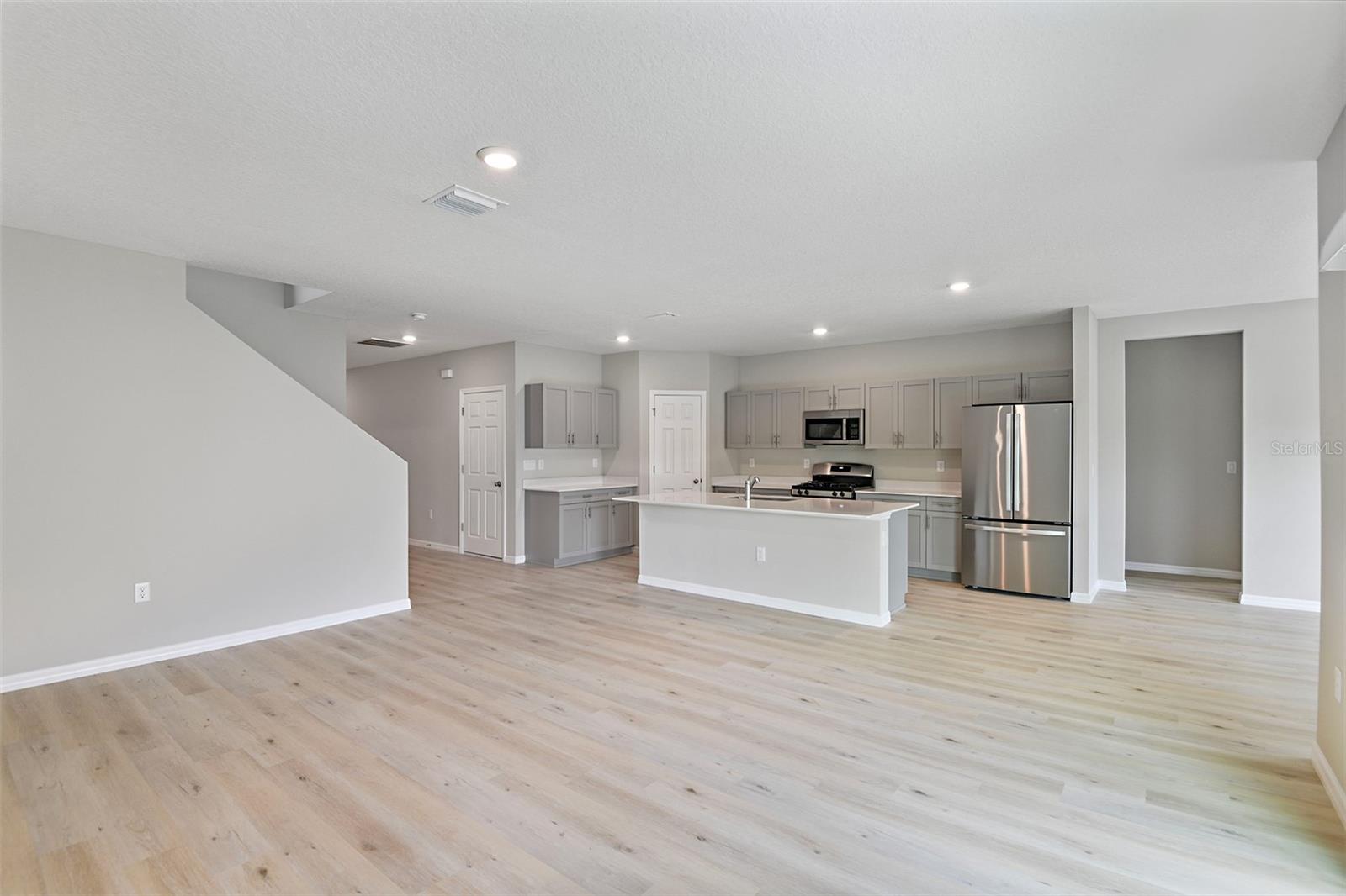 31670 BARONNE ST — photo 14