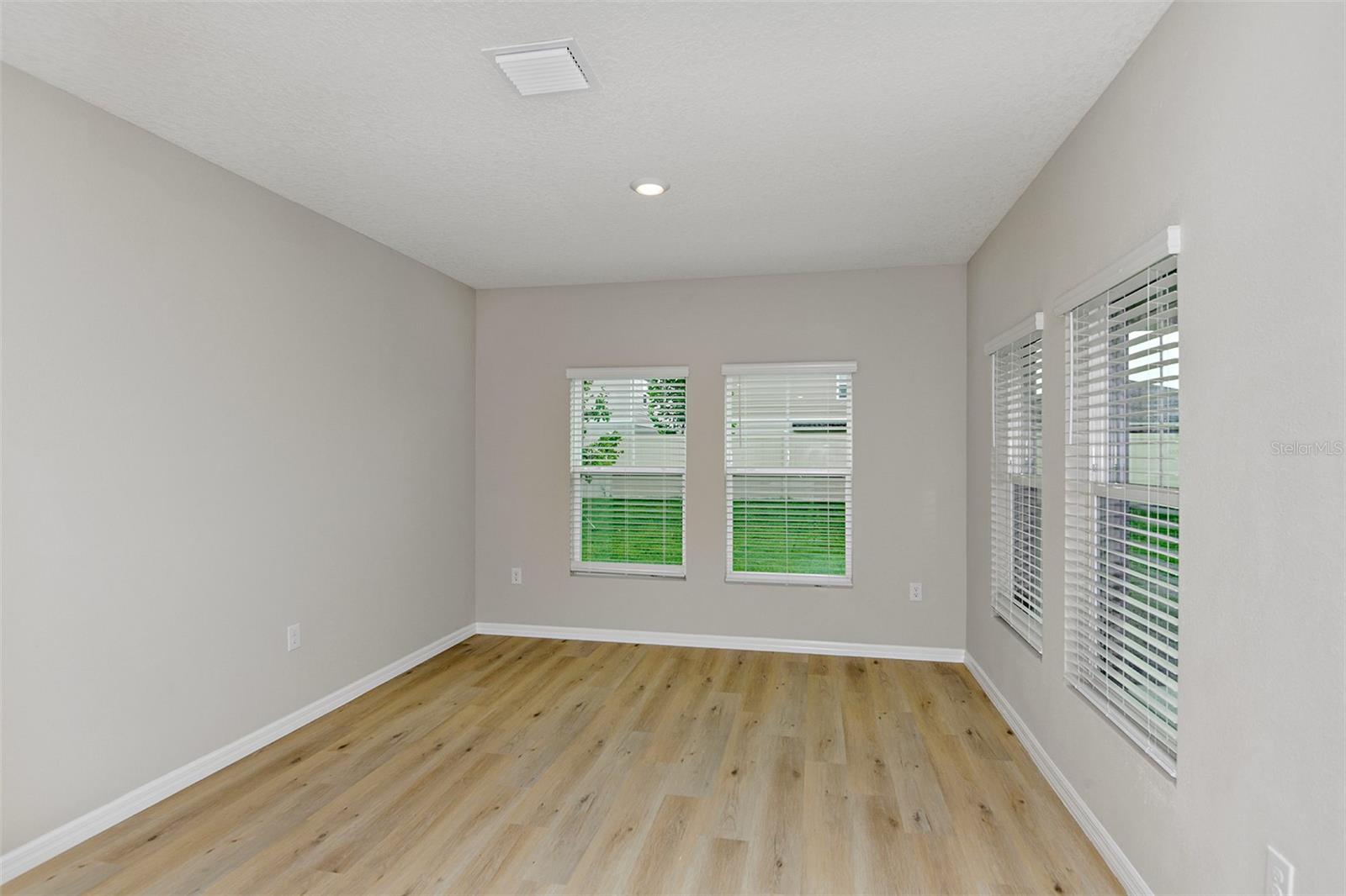 31670 BARONNE ST — photo 15