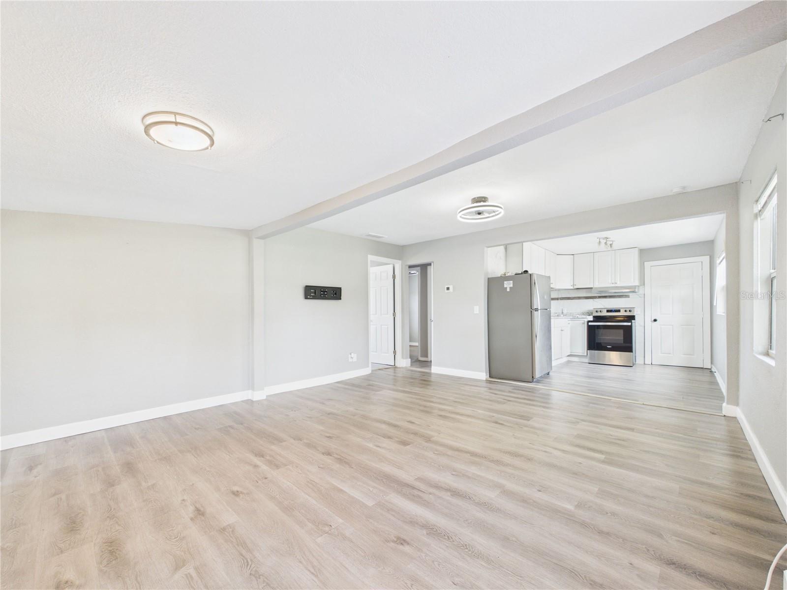 605 S DISSTON AVE — photo 21