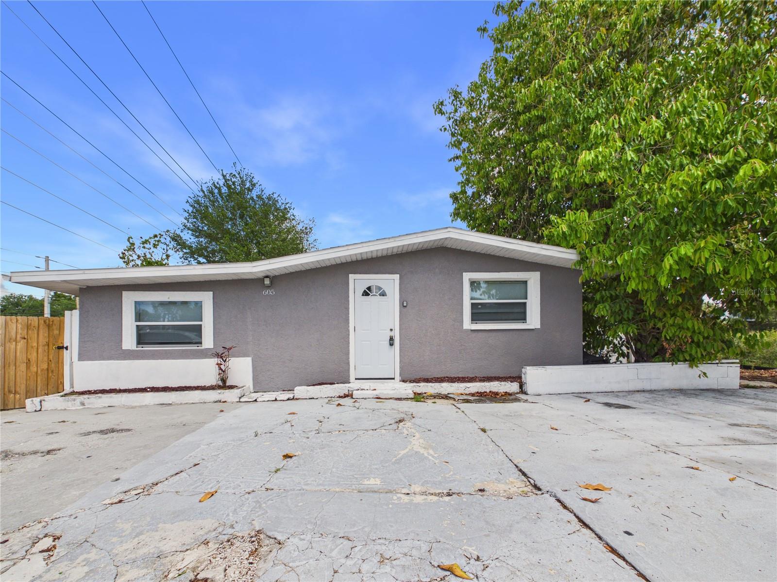 605 S DISSTON AVE — photo 2