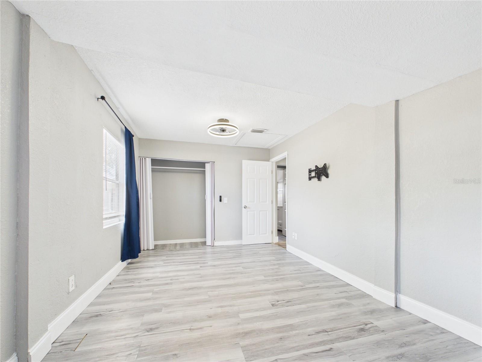 605 S DISSTON AVE — photo 17