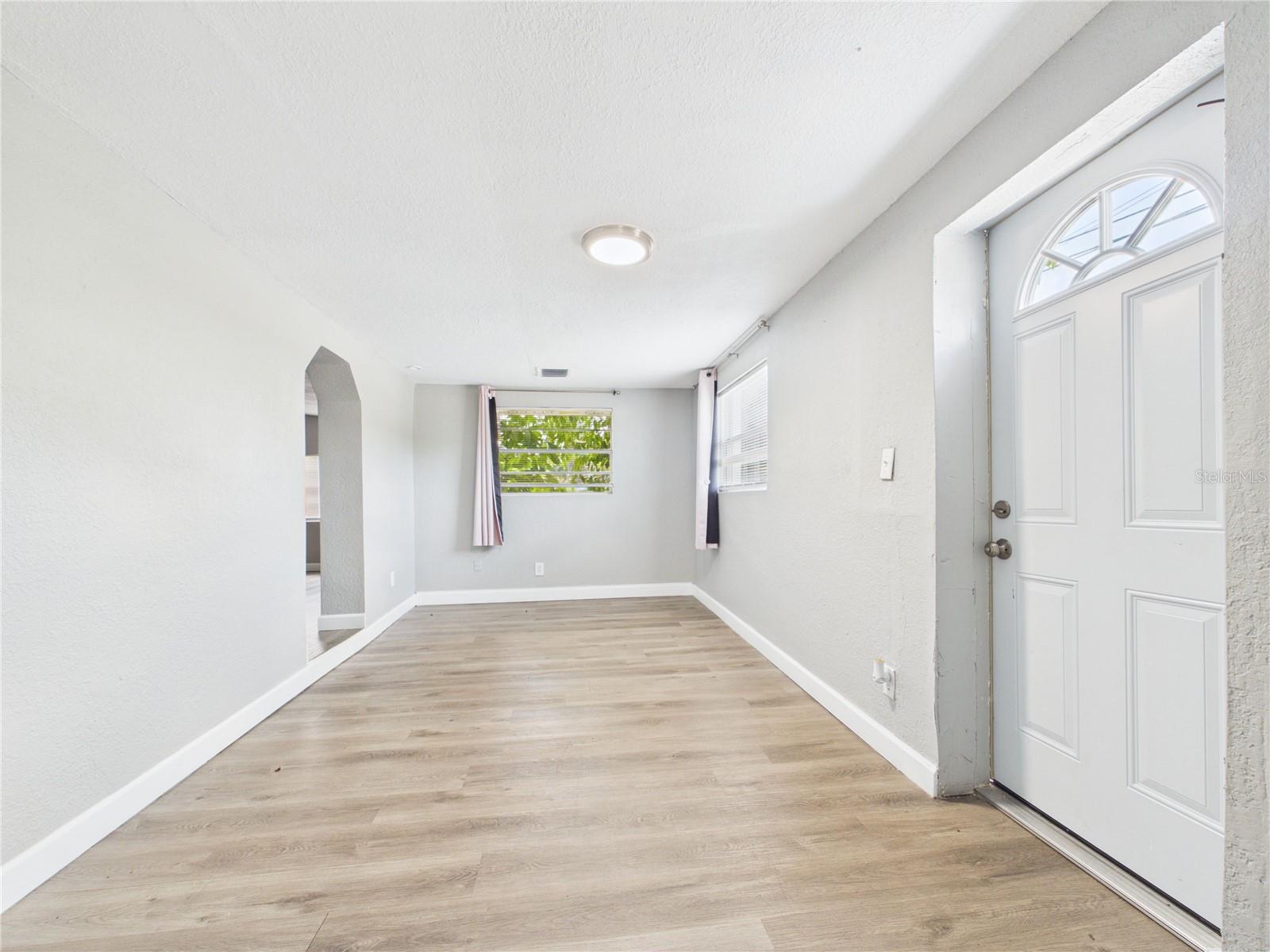 605 S DISSTON AVE — photo 5